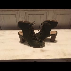Heeled open toe bootie.